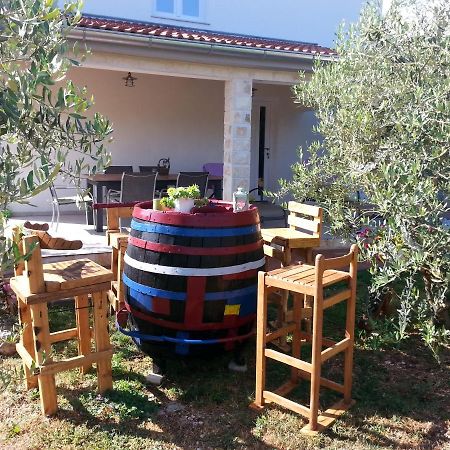 Holiday Home Hrast Debeljak Extérieur photo