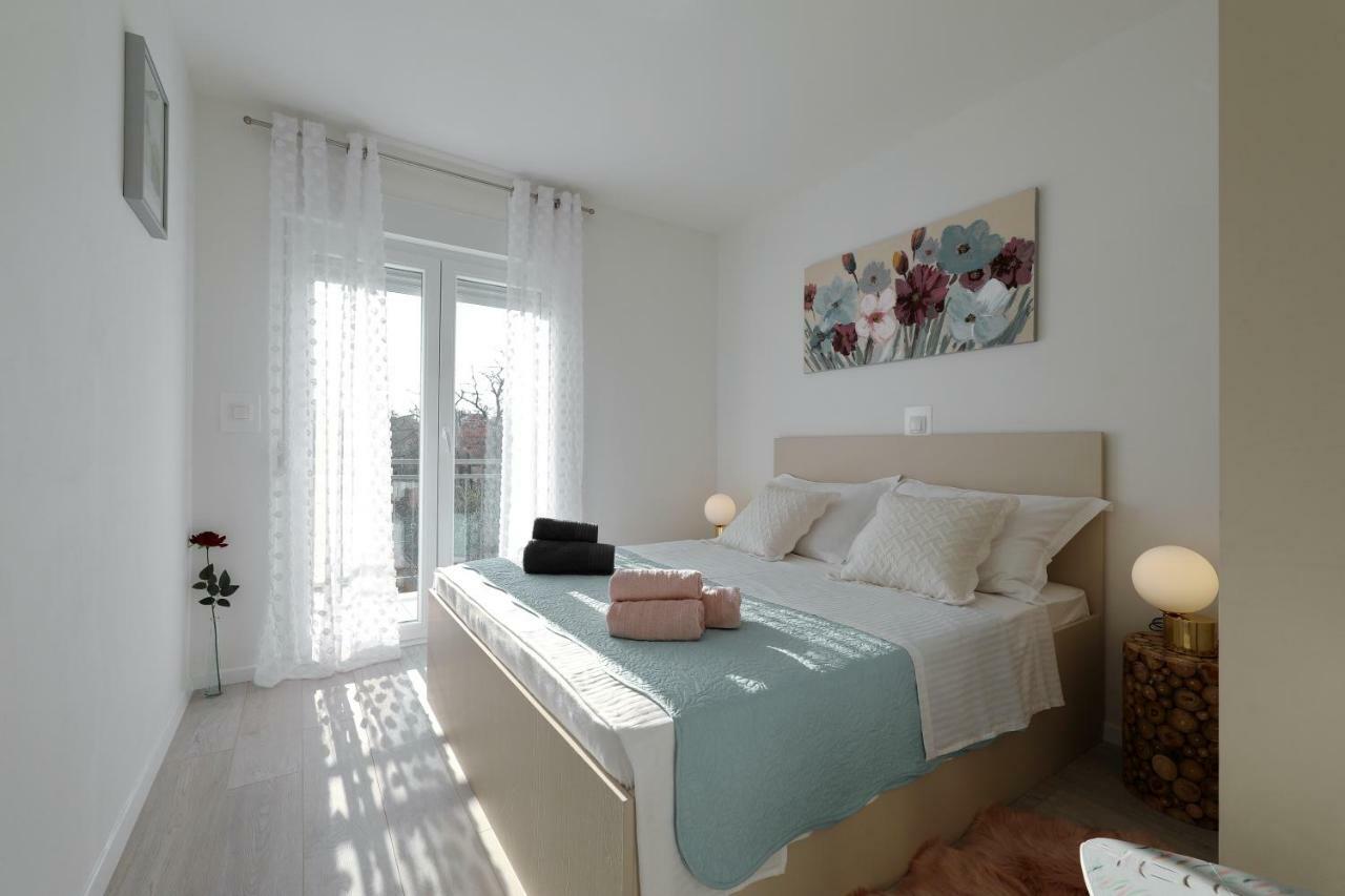 Holiday Home Hrast Debeljak Extérieur photo